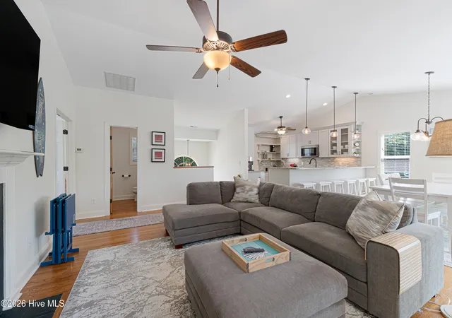 Photo 3 of Single family home for sale at 106 Wyndward Ct, Emerald Isle, NC 28594 | MLS# 100602315 | Listing updated on 2026-09-11