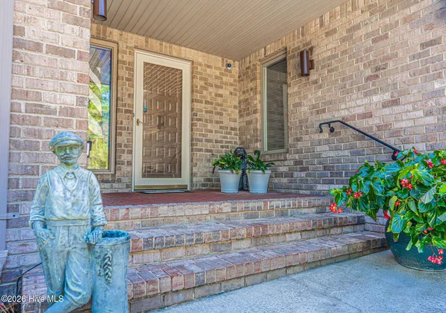 Photo 2 of Single family home for sale at 19 Highland Dr, Whispering Pines, NC 28327 | MLS# 100603036 | Listing updated on 2026-10-01