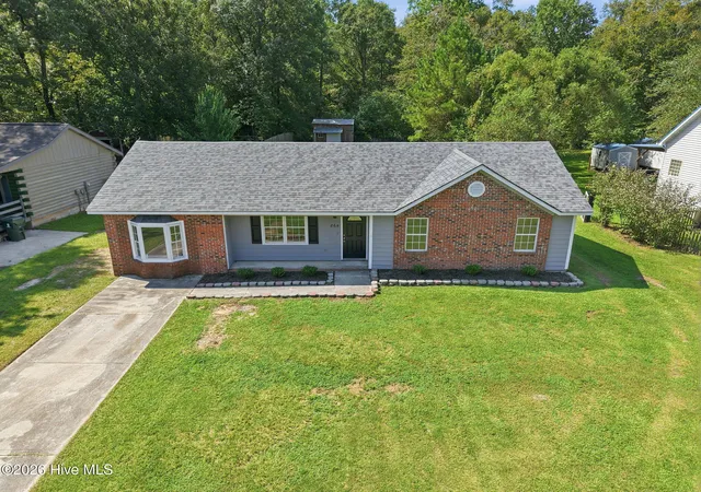 Photo 3 of Single family home for sale at 864 Ml River Rd, Jacksonville, NC 28540 | MLS# 100601439 | Listing updated on 2026-09-04