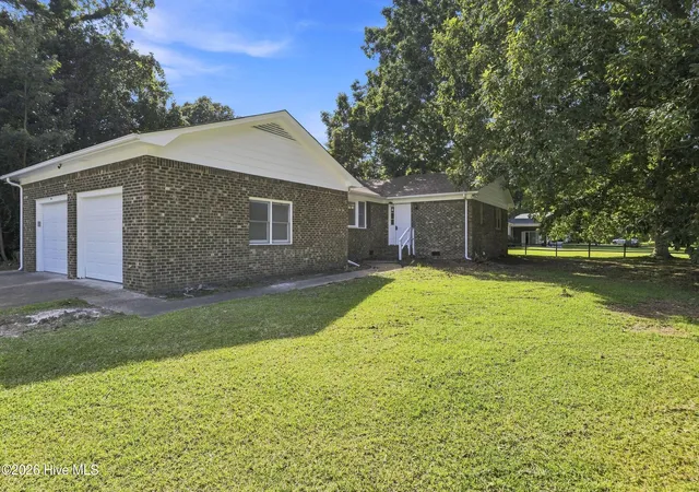 Photo 1 of Single family home for sale at 403 Hickory Dr, Elizabeth City, NC 27909 | MLS# 100602344 | Listing updated on 2026-09-09