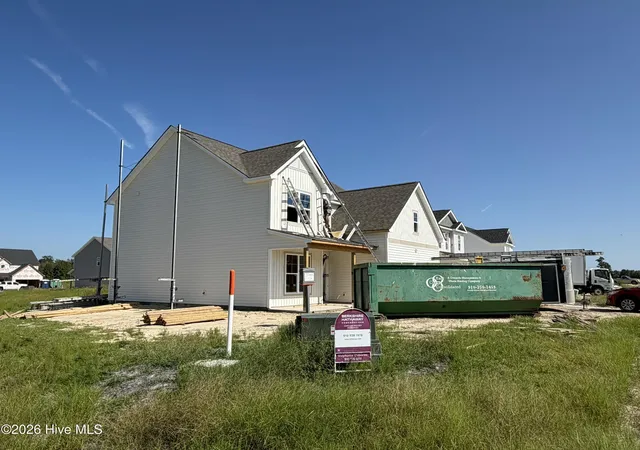 Photo 1 of Single family home for sale at 709 Finger Lakes Dr, Jacksonville, NC 28546 | MLS# 100598072 | Listing updated on 2026-09-14