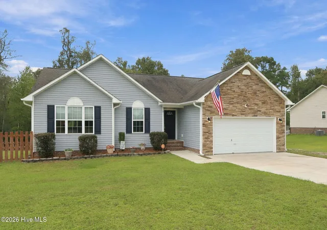 Photo 2 of Single family home for sale at 210 Gillespie Dr, Hubert, NC 28539 | MLS# 100604926 | Listing updated on 2026-10-25