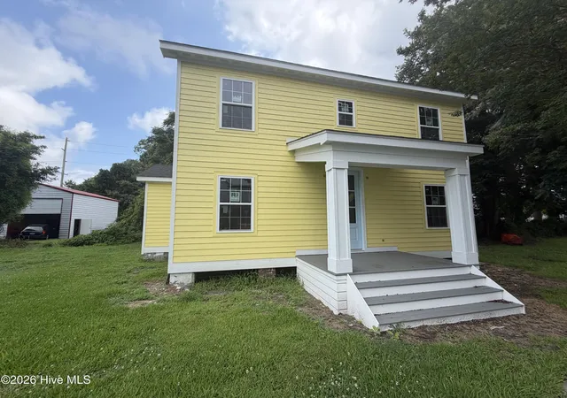 Photo 2 of Single family home for sale at 502 E Burgess St, Elizabeth City, NC 27909 | MLS# 100600779 | Listing updated on 2026-09-16