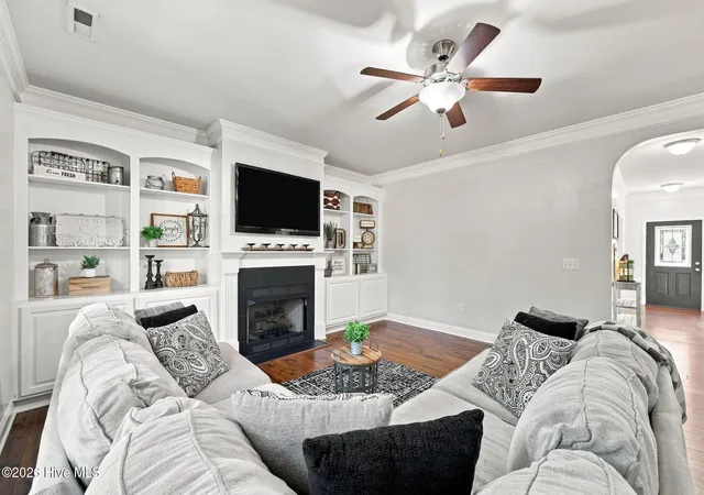 Photo 4 of Single family home for sale at 815 Paul Mccain Rd, Aberdeen, NC 28315 | MLS# 100587756 | Listing updated on 2026-10-12