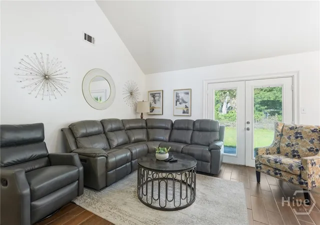 Photo 2 of Single family home for sale at 126 S Robinhood Dr, Savannah, GA 31406 | MLS# SA358917 | Listing updated on 2026-09-05