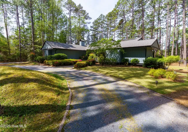 Photo 2 of Single family home for sale at 185 Ponte Vedra Dr, Pinehurst, NC 28374 | MLS# 100600557 | Listing updated on 2026-09-03