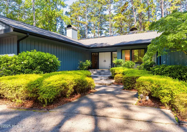 Photo 3 of Single family home for sale at 185 Ponte Vedra Dr, Pinehurst, NC 28374 | MLS# 100600557 | Listing updated on 2026-09-03