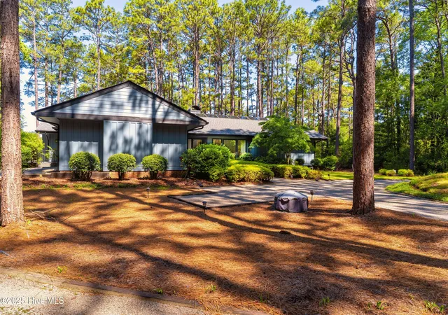 Photo 3 of Single family home for sale at 185 Ponte Vedra Dr, Pinehurst, NC 28374 | MLS# 100600557 | Listing updated on 2026-09-03