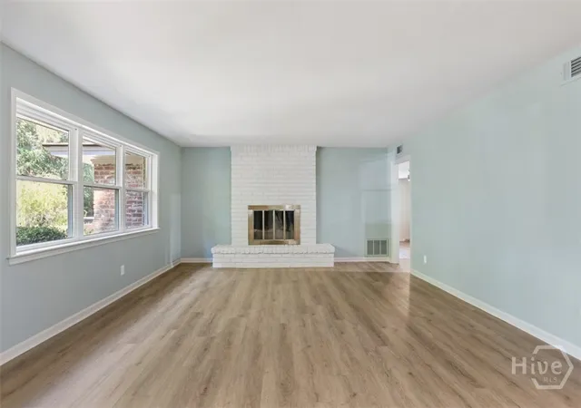 Photo 4 of Single family home for sale at 1462 Marlborough Way, Savannah, GA 31406 | MLS# SA359281 | Listing updated on 2026-09-08