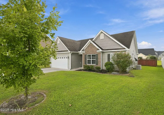 Photo 3 of Single family home for sale at 304 Lynden Ln, New Bern, NC 28560 | MLS# 100603193 | Listing updated on 2026-09-12