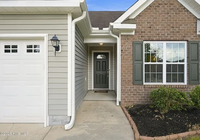 Photo 4 of Single family home for sale at 304 Lynden Ln, New Bern, NC 28560 | MLS# 100603193 | Listing updated on 2026-09-12