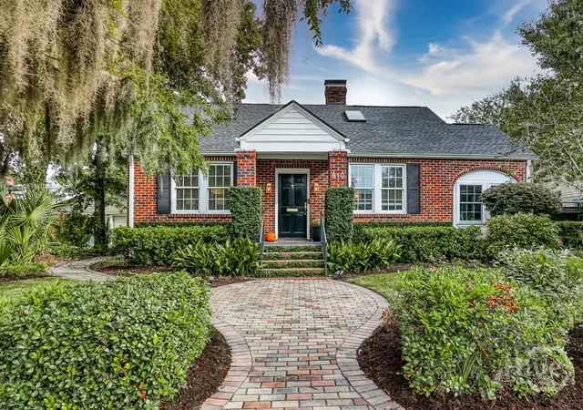 Photo 1 of Single family home for sale at 810 Maupas Ave, Savannah, GA 31401 | MLS# SA366260 | Listing updated on 2026-10-29