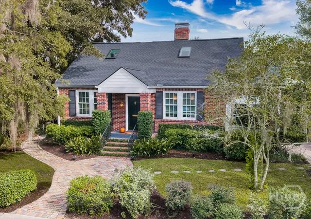 Photo 1 of Single family home for sale at 810 Maupas Ave, Savannah, GA 31401 | MLS# SA366260 | Listing updated on 2026-10-29