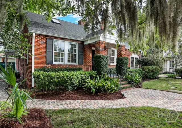 Photo 2 of Single family home for sale at 810 Maupas Ave, Savannah, GA 31401 | MLS# SA366260 | Listing updated on 2026-10-29