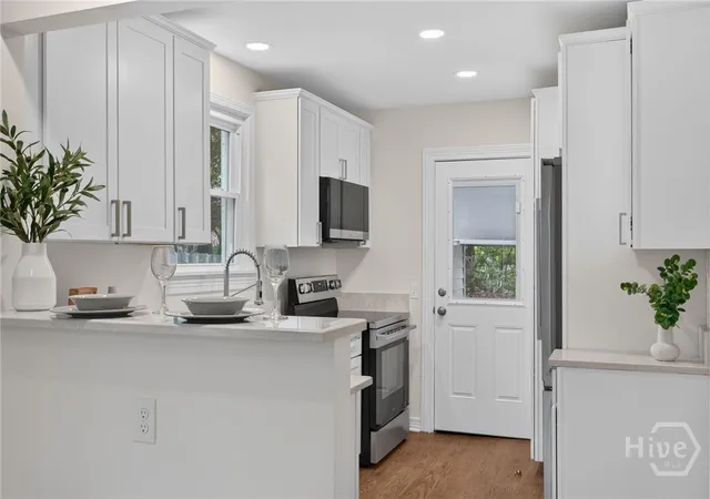 Photo 4 of Single family home for sale at 416 E 66th Street, Savannah, GA 31405 | MLS# SA366338 | Listing updated on 2026-10-23