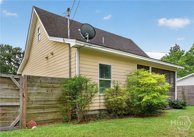 Photo 2 of Single family home for sale at 3222 Oakwood Dr, Savannah, GA 31404 | MLS# SA366570 | Listing updated on 2026-10-16