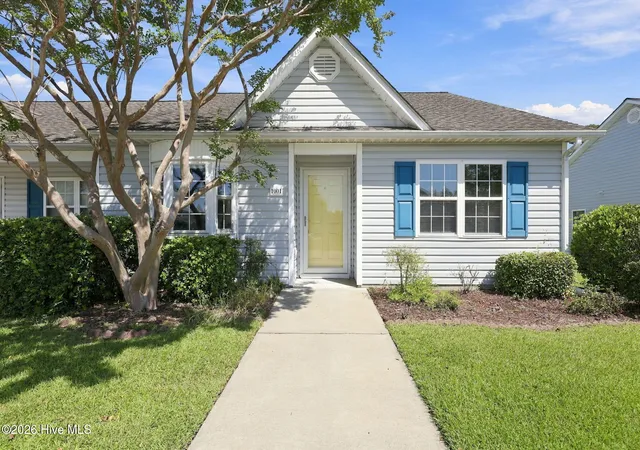 Photo 2 of Townhouse for sale at 1001 Courtyard E, Beaufort, NC 28516 | MLS# 100603055 | Listing updated on 2026-09-11