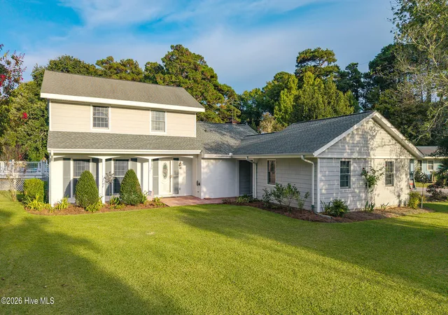 Photo 1 of Single family home for sale at 201 Sycamore Dr, Beaufort, NC 28516 | MLS# 100603204 | Listing updated on 2026-09-18