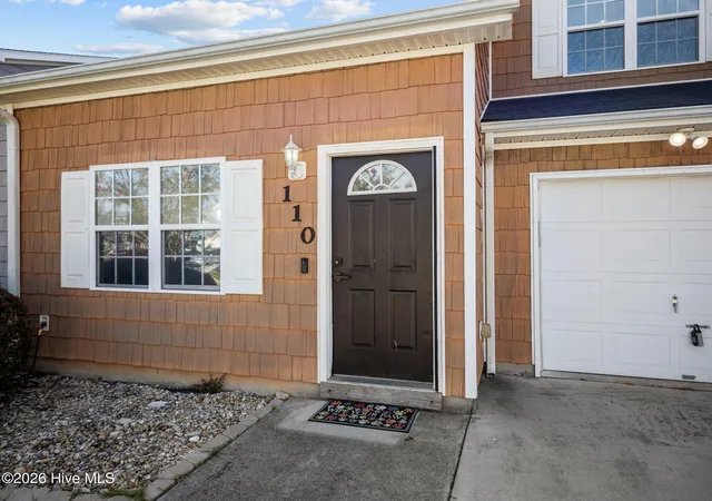 Photo 3 of Townhouse for sale at 110 Creeker Town Way, Hubert, NC 28539 | MLS# 100600695 | Listing updated on 2026-09-03