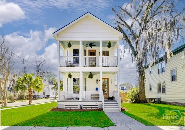 Photo 1 of Single family home for sale at 1135 E Park Ave, Savannah, GA 31404 | MLS# SA362575 | Listing updated on 2026-10-20