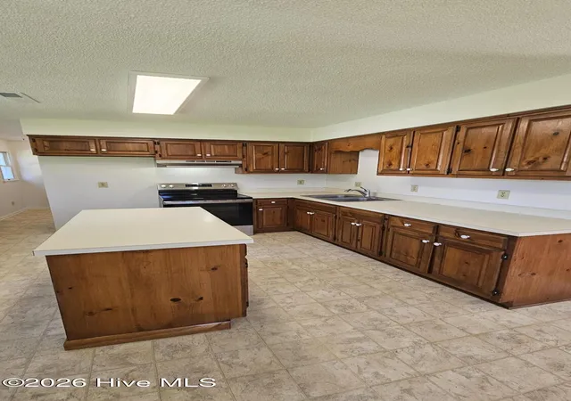 Photo 4 of Single family home for sale at 145 Launch Landing Rd, Moyock, NC 27958 | MLS# 100600649 | Listing updated on 2026-09-04