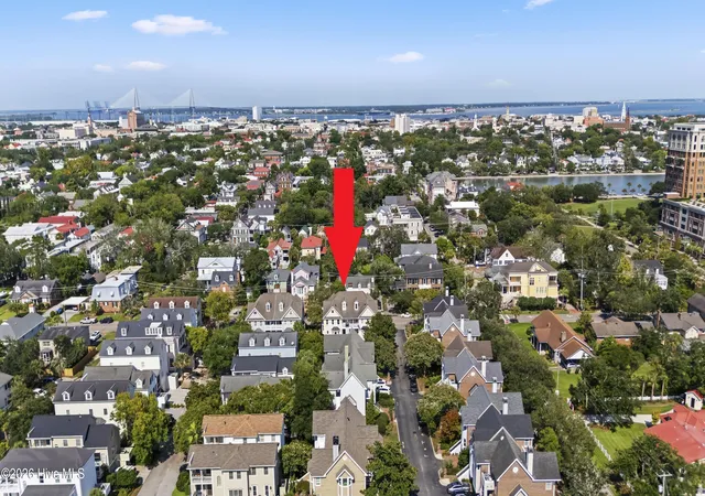 Photo 3 of Townhouse for sale at 38 Harleston Pl, Charleston, SC 29401 | MLS# 100601975 | Listing updated on 2026-09-10
