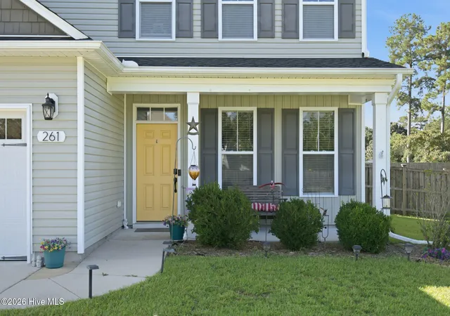 Photo 2 of Single family home for sale at 261 Bronze Dr, Rocky Point, NC 28457 | MLS# 100600630 | Listing updated on 2026-09-15