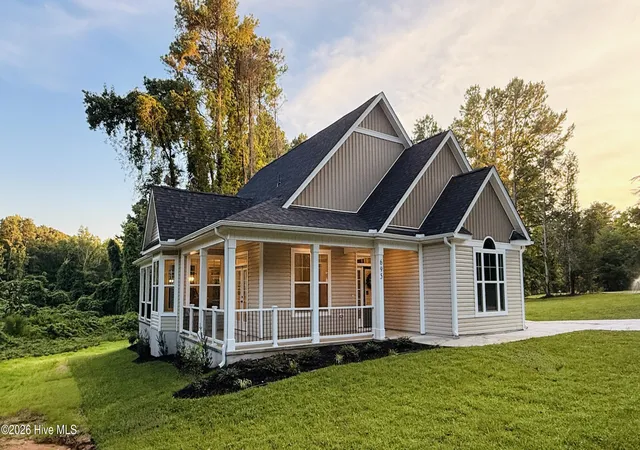 Photo 2 of Single family home for sale at 695 Sunset Dr, Carthage, NC 28327 | MLS# 100576727 | Listing updated on 2026-10-02