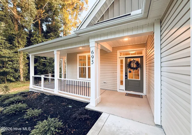 Photo 3 of Single family home for sale at 695 Sunset Dr, Carthage, NC 28327 | MLS# 100576727 | Listing updated on 2026-10-02