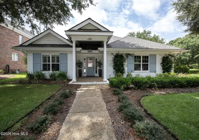 Photo 3 of Single family home for sale at 800 Fox Ridge Ln, Wilmington, NC 28405 | MLS# 100603442 | Listing updated on 2026-09-16
