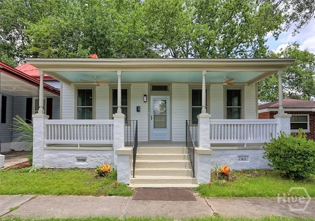 Photo 3 of Single family home for sale at 922 E 37th Street, Savannah, GA 31401 | MLS# SA360225 | Listing updated on 2026-09-03