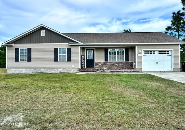 Photo 1 of Single family home for sale at 308 Basil Ct, Hubert, NC 28539 | MLS# 100600590 | Listing updated on 2026-09-18