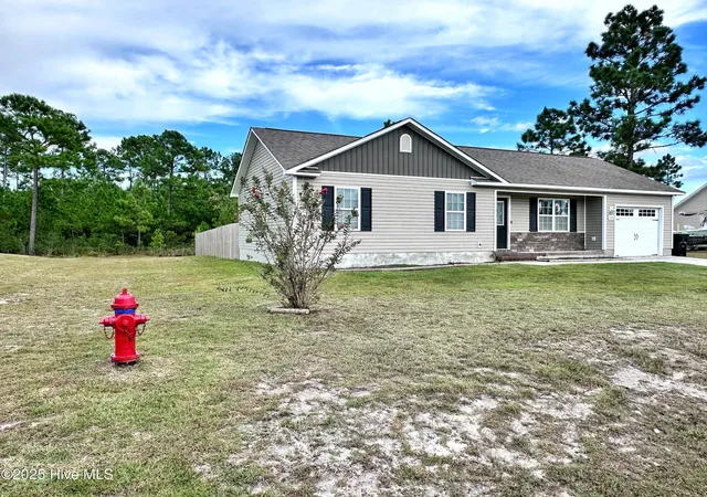 Photo 3 of Single family home for sale at 308 Basil Ct, Hubert, NC 28539 | MLS# 100600590 | Listing updated on 2026-09-18