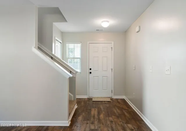 Photo 2 of Single family home for sale at 1102 Farmhouse Ln, Jacksonville, NC 28546 | MLS# 100601077 | Listing updated on 2026-09-14
