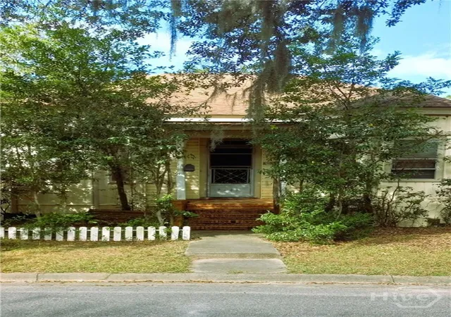 Photo 1 of Single family home for sale at 2142 Alaska St, Savannah, GA 31404 | MLS# SA366383 | Listing updated on 2026-10-13