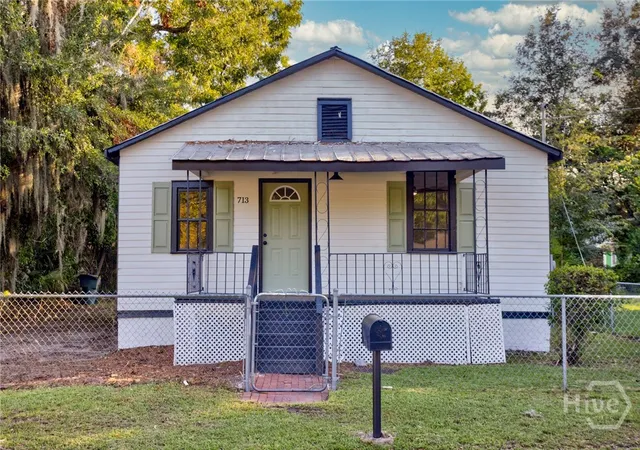 Photo 1 of Single family home for sale at 713 Atlanta St, Savannah, GA 31405 | MLS# SA364038 | Listing updated on 2026-10-14