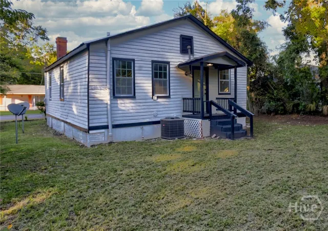 Photo 2 of Single family home for sale at 713 Atlanta St, Savannah, GA 31405 | MLS# SA364038 | Listing updated on 2026-10-14
