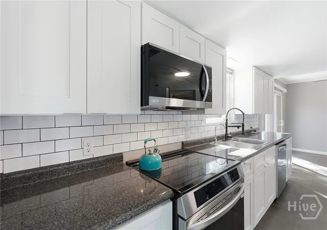 Photo 4 of Single family home for sale at 407 Willow Rd, Savannah, GA 31419 | MLS# SA349769 | Listing updated on 2026-09-12