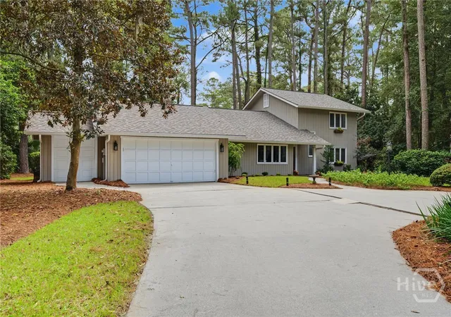 Photo 2 of Single family home for sale at 4 Marburg Ln, Savannah, GA 31411 | MLS# SA366206 | Listing updated on 2026-10-29
