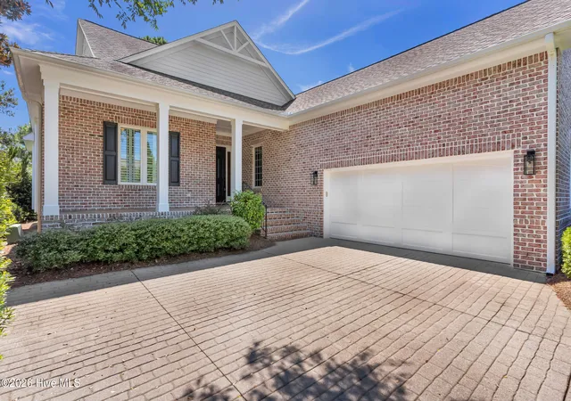 Photo 4 of Single family home for sale at 551 Windstar Ln, Wilmington, NC 28411 | MLS# 100602225 | Listing updated on 2026-09-14