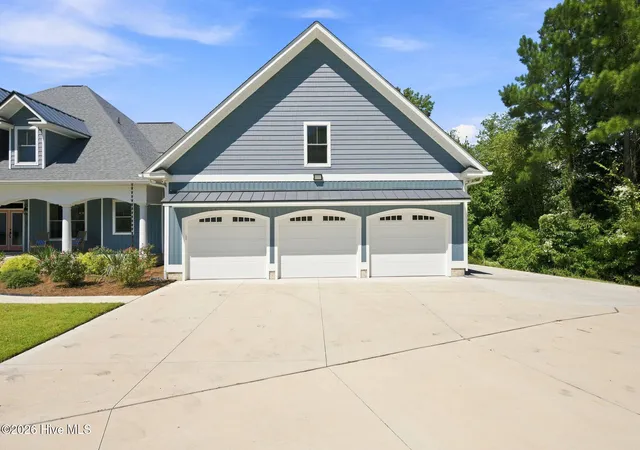 Photo 3 of Single family home for sale at 248 Highwood Ln, New Bern, NC 28562 | MLS# 100595080 | Listing updated on 2026-09-18