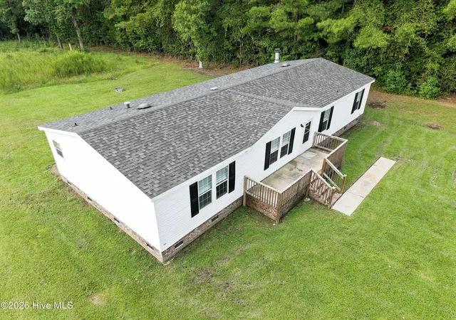 Photo 2 of Manufactured home for sale at 213 Pinto Pl, Jacksonville, NC 28546 | MLS# 100601458 | Listing updated on 2026-09-04