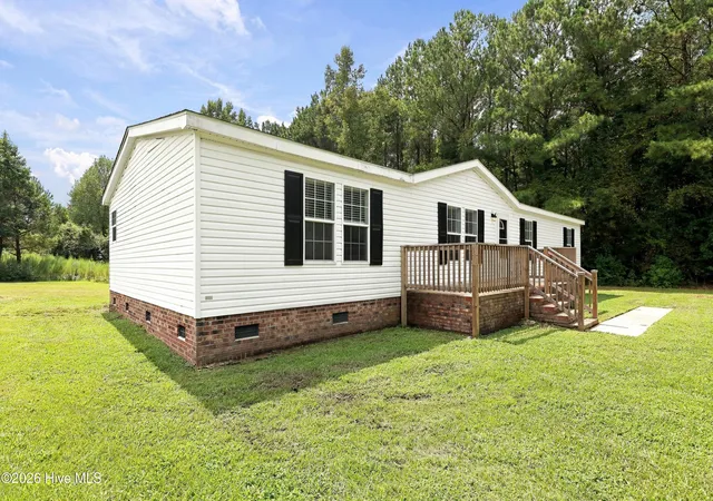 Photo 3 of Manufactured home for sale at 213 Pinto Pl, Jacksonville, NC 28546 | MLS# 100601458 | Listing updated on 2026-09-04