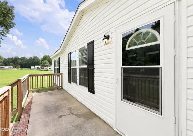Photo 3 of Manufactured home for sale at 213 Pinto Pl, Jacksonville, NC 28546 | MLS# 100601458 | Listing updated on 2026-09-04