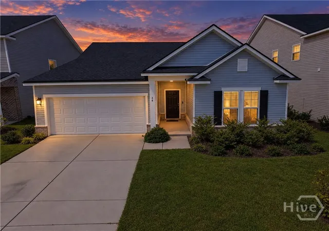 Photo 1 of Single family home for sale at 34 Ashmont St, Savannah, GA 31407 | MLS# SA363959 | Listing updated on 2026-09-04