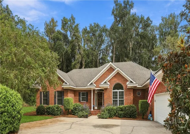 Photo 1 of Single family home for sale at 122 Winterberry Dr, Savannah, GA 31406 | MLS# SA366055 | Listing updated on 2026-10-29