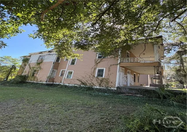 Photo 3 of House for sale at 1706 Barnard St, Savannah, GA 31401 | MLS# SA366739 | Listing updated on 2026-10-20