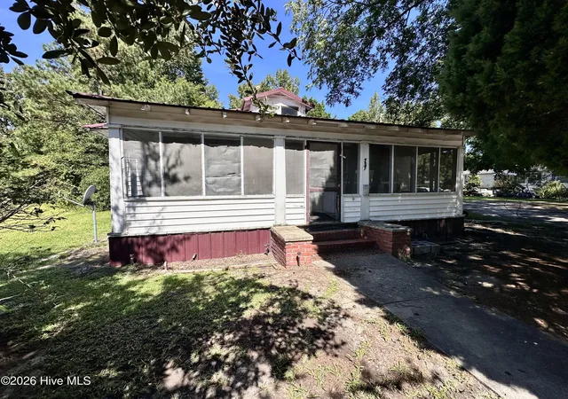 Photo 3 of Single family home for sale at 757 Pamlico St, Belhaven, NC 27810 | MLS# 100602601 | Listing updated on 2026-09-10