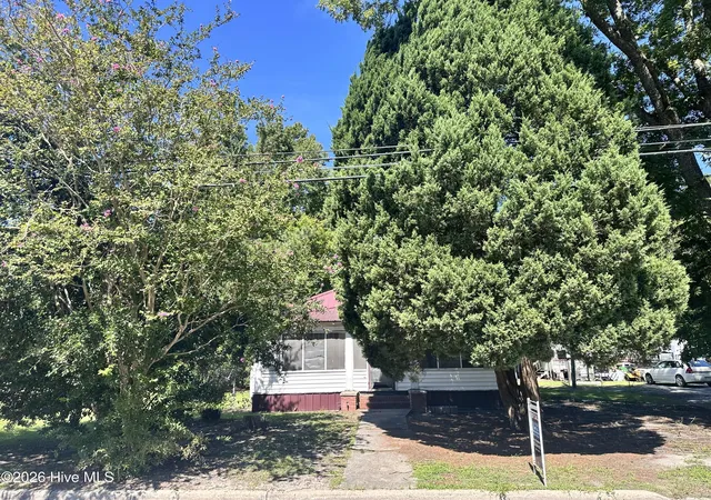 Photo 3 of Single family home for sale at 757 Pamlico St, Belhaven, NC 27810 | MLS# 100602601 | Listing updated on 2026-09-10
