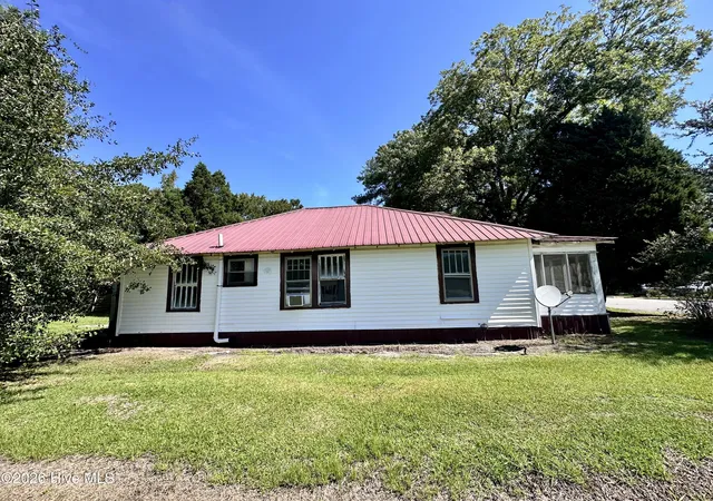 Photo 4 of Single family home for sale at 757 Pamlico St, Belhaven, NC 27810 | MLS# 100602601 | Listing updated on 2026-09-10